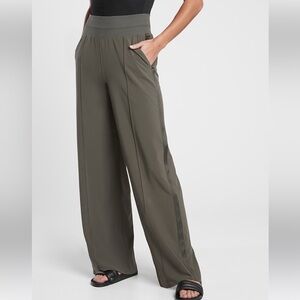 Athleta Nolita Wide Leg Pant size 6 Like New!